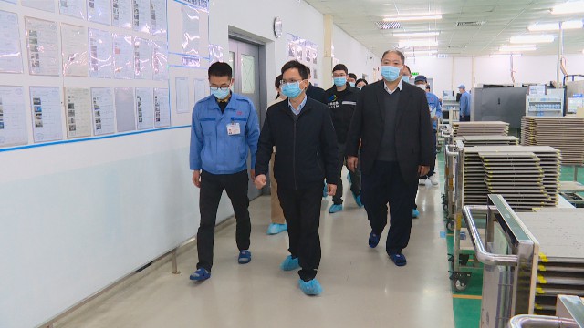 0210鎮長調研企業復工復產_2022-02-10_16-12-22.jpg