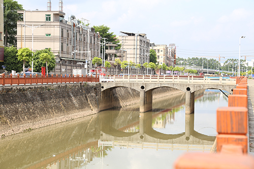 3【標題】松木山村“一河兩岸”景觀煥然一新.JPG