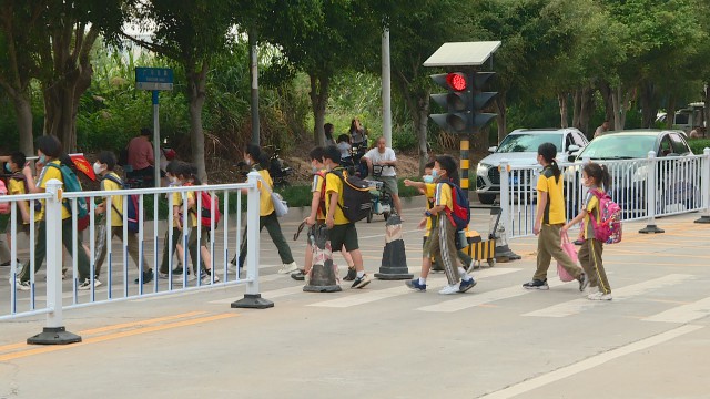 0507廣場南路設置道路中央隔離護欄_2022-05-07_15-15-26.jpg
